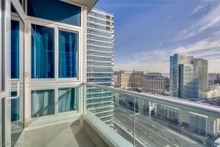 Photo #6: 2280336 Listing