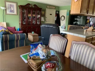 Photo #4: 2280364 Listing