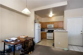 Photo #4: 2280367 Listing