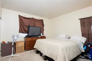 Photo #5: 2280367 Listing