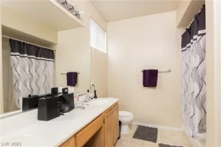 Photo #6: 2280367 Listing