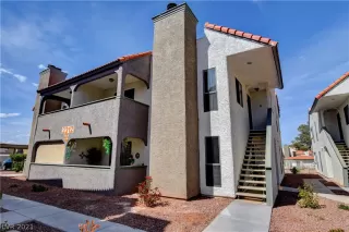 Photo #1: 2280395 Listing