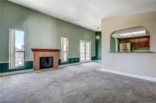 Photo #5: 2280395 Listing