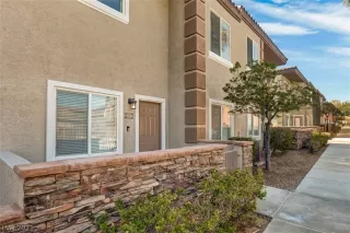 Photo #4: 2280408 Listing 