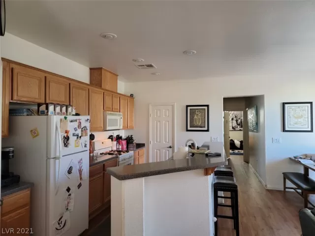 MLS: 2280413 Condo For Sale