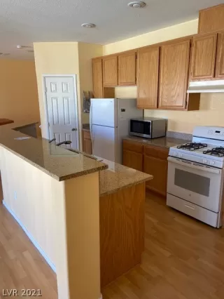 Photo #3: 2280413 Listing 