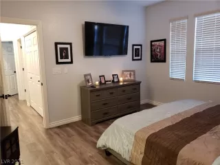 Photo #6: 2280416 Listing