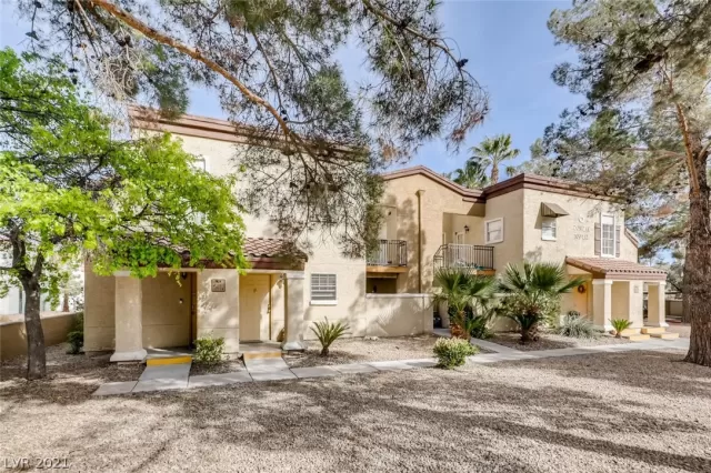 MLS: 2280450 Condo For Sale