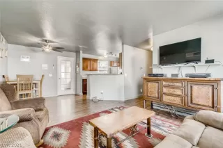 Photo #5: 2280450 Listing