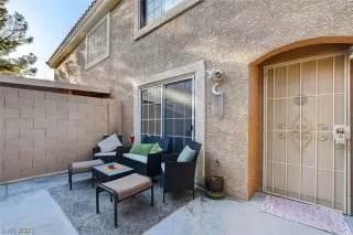 Photo #4: 2280451 Listing