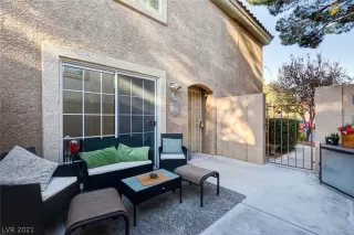 Photo #5: 2280451 Listing