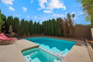 Photo #2: 2280472 Listing