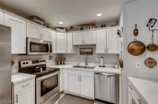 Photo #1: 2280476 Listing