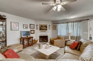 Photo #6: 2280476 Listing