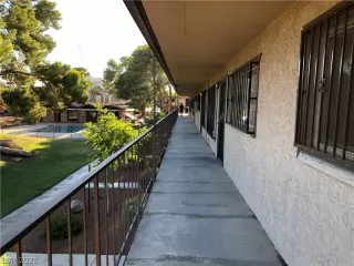 Photo #3: 2280492 Listing