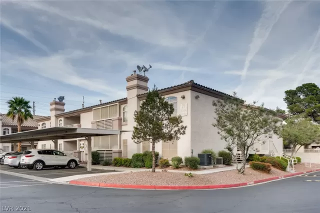 MLS: 2280550 Condo For Sale