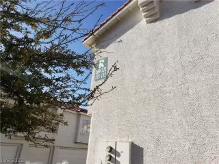 Photo #1: 2280568 Listing 