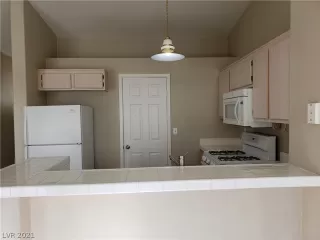 Photo #6: 2280568 Listing 