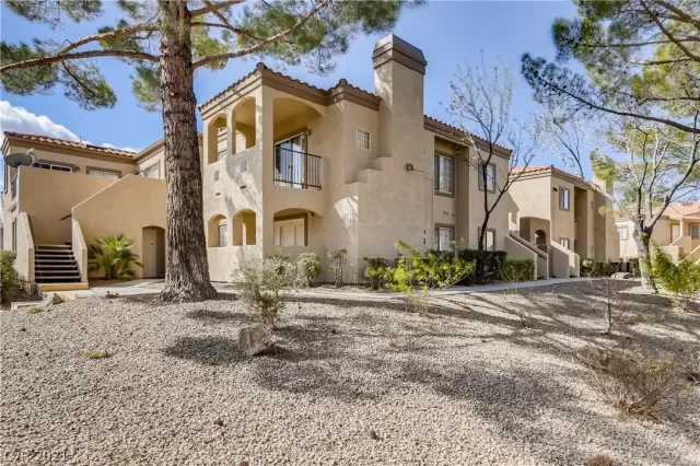 MLS: 2280572 Condo For Sale