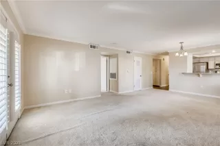 Photo #6: 2280572 Listing