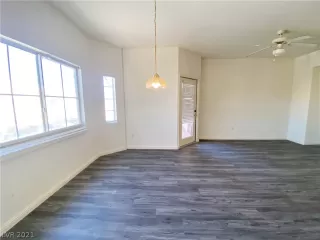 Photo #5: 2280593 Listing 