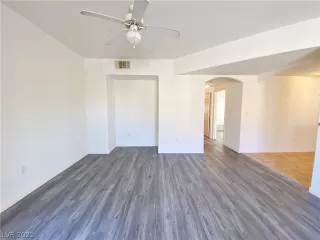 Photo #6: 2280593 Listing 