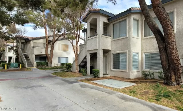 MLS: 2280594 Condo For Sale