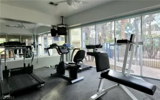 Photo #5: 2280594 Listing 