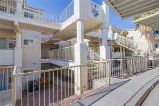 Photo #5: 2280605 Listing