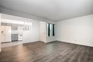 Photo #2: 2280613 Listing 
