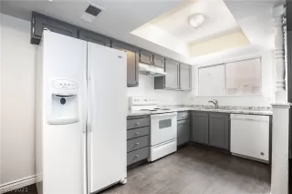 Photo #4: 2280613 Listing 