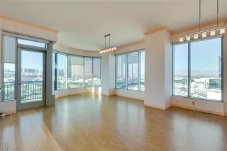 Photo #2: 2280682 Listing