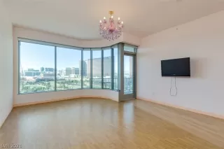 Photo #3: 2280682 Listing