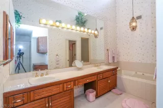 Photo #6: 2280689 Listing 