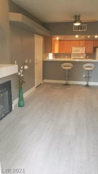 Photo #2: 2280719 Listing