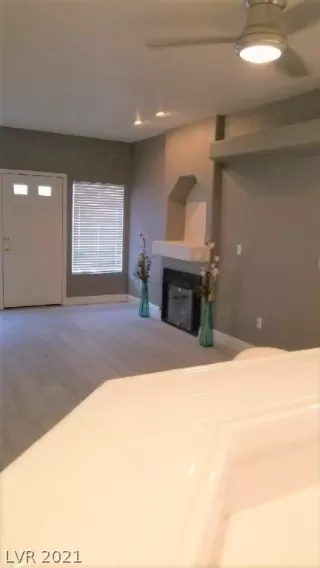 Photo #4: 2280719 Listing