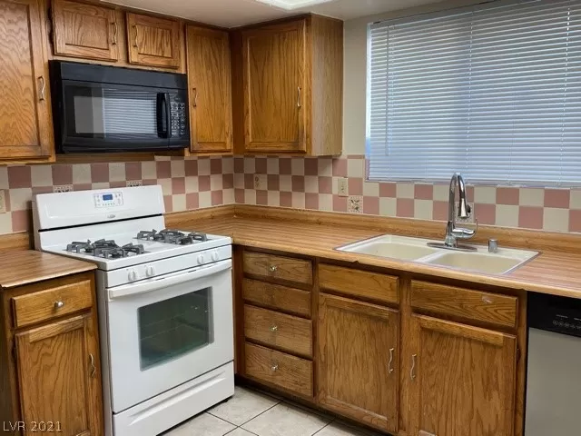 MLS: 2280726 Condo For Sale