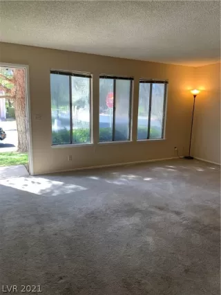 Photo #3: 2280757 Listing