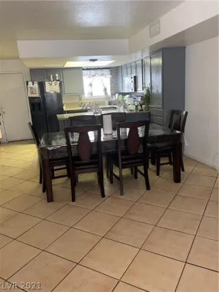 Photo #6: 2280763 Listing