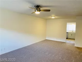 Photo #5: 2280777 Listing