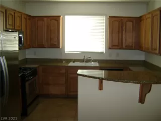 Photo #5: 2280795 Listing 