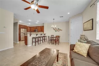 Photo #4: 2280806 Listing 