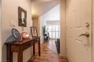 Photo #3: 2280828 Listing