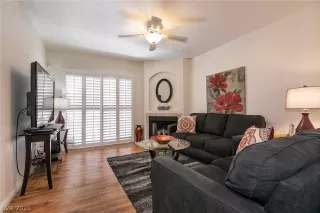 Photo #4: 2280828 Listing