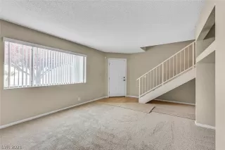 Photo #2: 2280836 Listing 