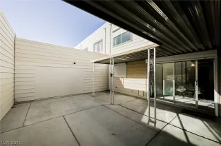 Photo #5: 2280839 Listing