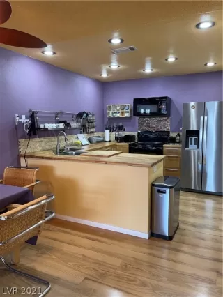 Photo #1: 2280844 Listing 