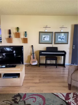 Photo #5: 2280844 Listing 