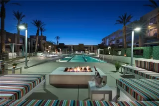 Photo #6: 2280845 Listing