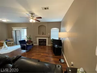 Photo #3: 2280848 Listing